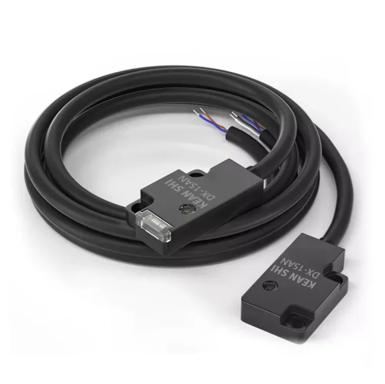 戴迪斯科 DX-15/30 超薄型放大器内置光电开关｜最小检测物1mm｜0.5ms响应IP67｜国产替代